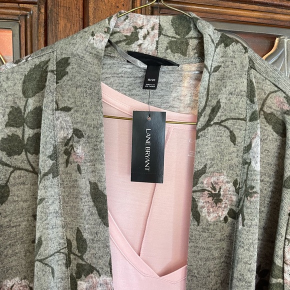 Lame Bryant long sleeve jacket and short sleeve underneath. - Picture 2 of 2